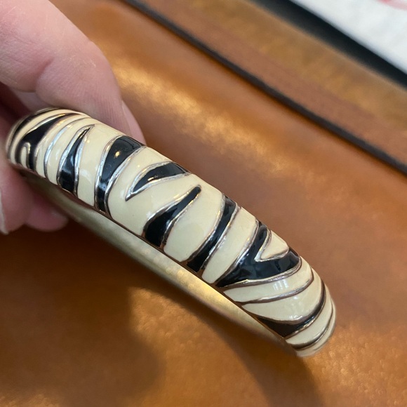 Zebra Cuff - Picture 4 of 4